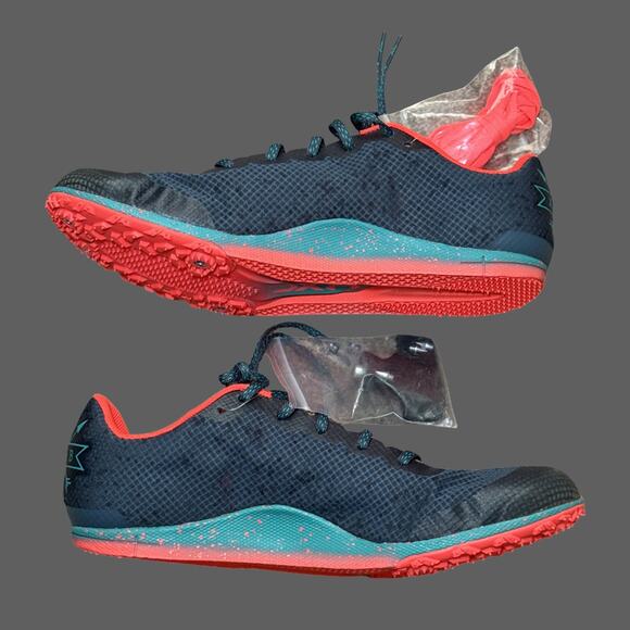 Under Armour Brigade XC Low Men's Size 11.5 Track Shoes 3022001-401 NWT - Picture 2 of 8